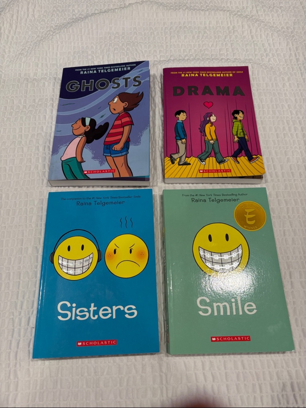 Raina Telgemeier Graphic Novel Set